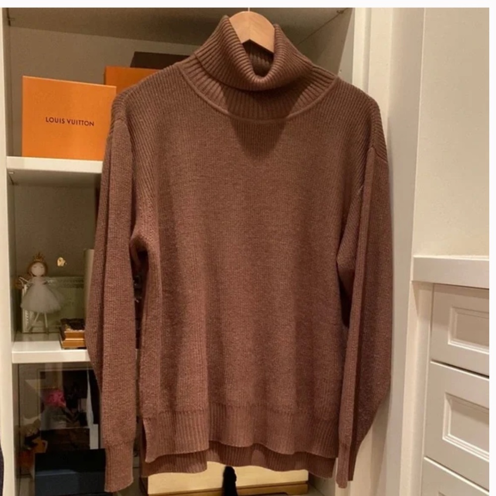 MARSEE’S Brown Turtleneck Sweater